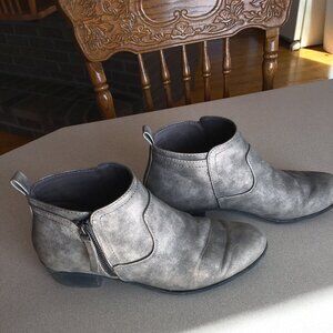 Arizone Silver Bootie